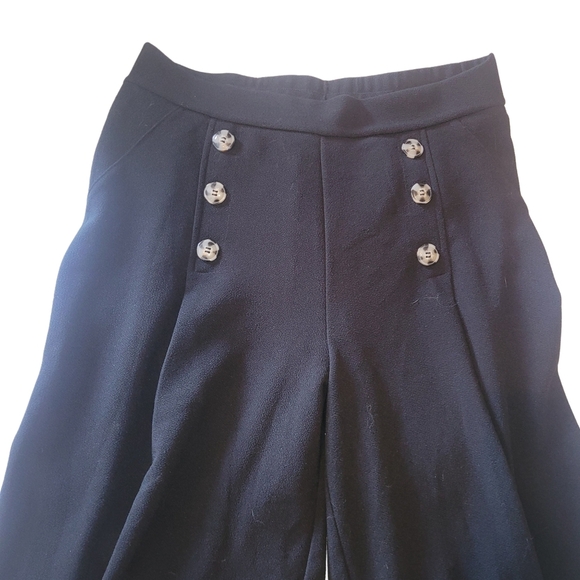 Suzy Shier Black Wide-Leg Cropped Pants with Button Detail L - Picture 2 of 4